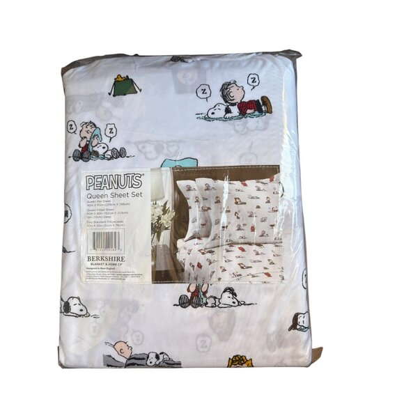 Peanuts Queen Sheet Set Berkshire Snoopy Sleeping Charlie Woodstock  New Gift - Picture 3 of 5